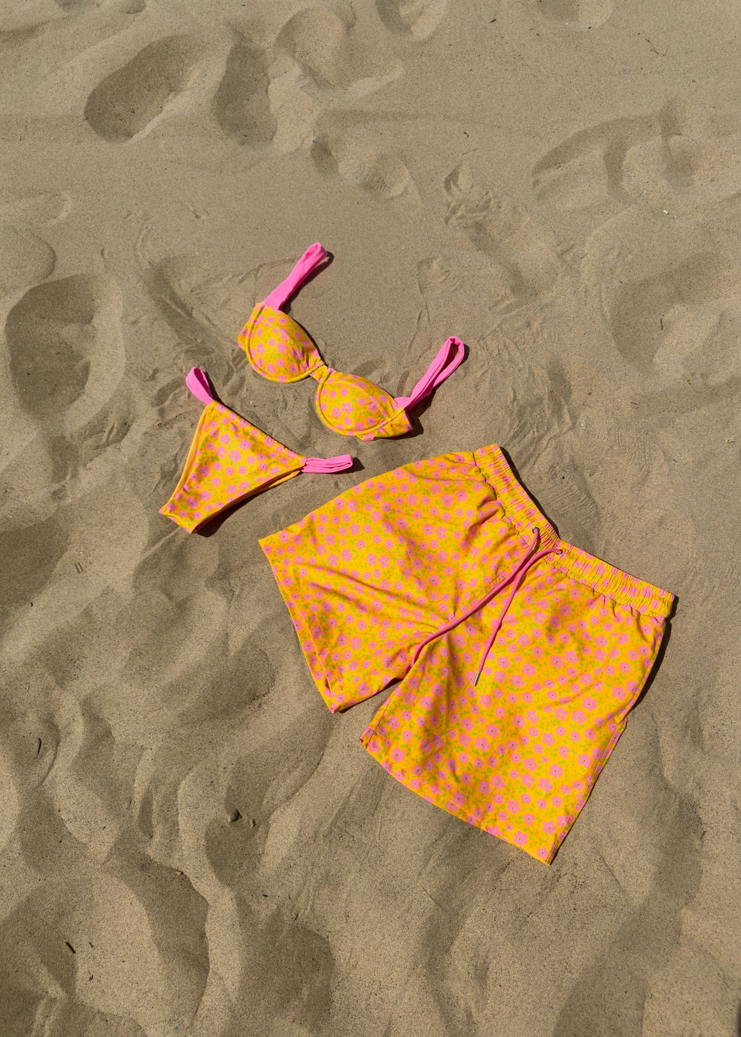 Ditsy Sunset Mens Shorts